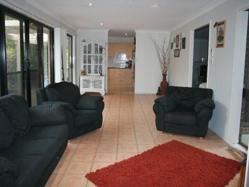 9 Sharon Crescent, Mountain Creek QLD 4557