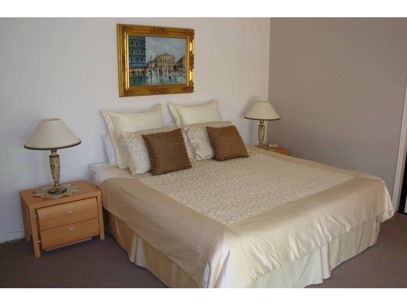 18 Greenwood Place, Little Mountain QLD 4551