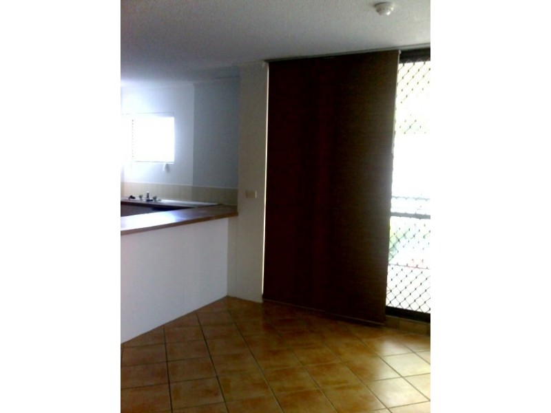 2/150 Banyandah Towers, Duporth Avenue, Maroochydore QLD 4558