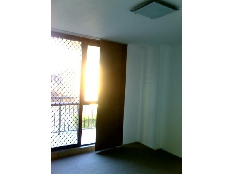 2/150 Banyandah Towers, Duporth Avenue, Maroochydore QLD 4558