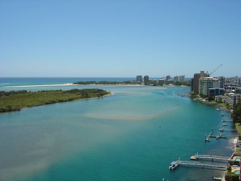 2/150 Banyandah Towers, Duporth Avenue, Maroochydore QLD 4558