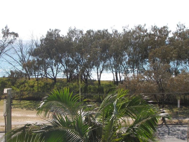 11/4 Beachfront Towers, Aerodrome Road, Maroochydore QLD 4558