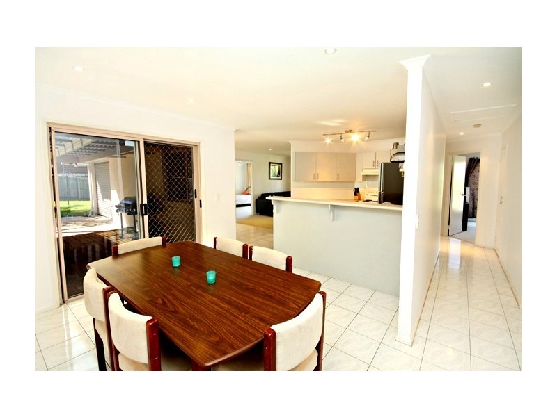 25 Orlando Crescent, Kuluin QLD 4558