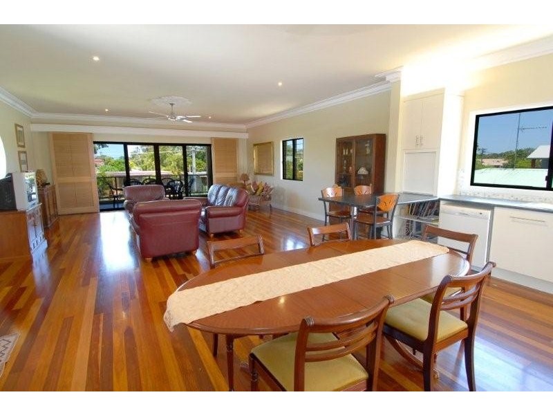 16 Yinni Street, Maroochydore QLD 4558