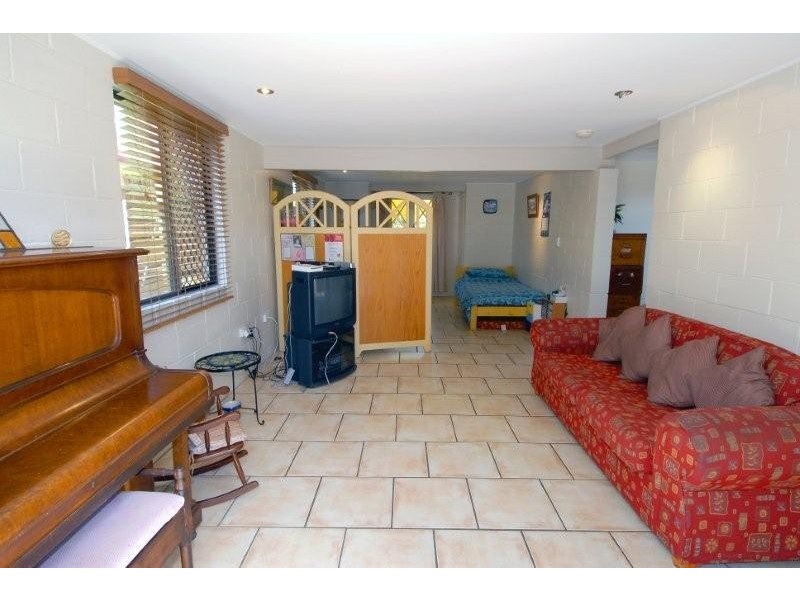 16 Yinni Street, Maroochydore QLD 4558