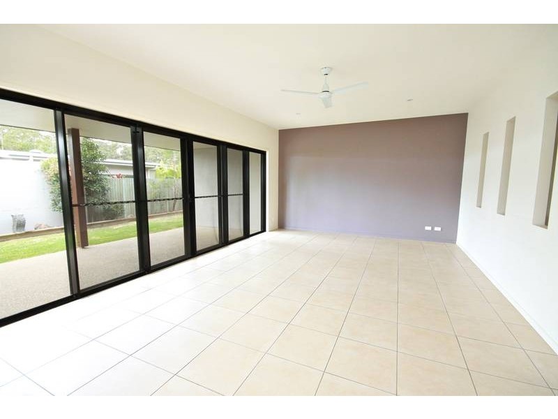 16 Rimmel Place, Palmwoods QLD 4555