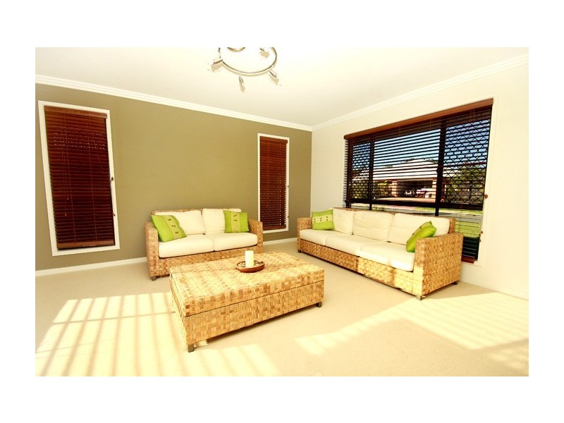 6 Baltimore Place, Kuluin QLD 4558