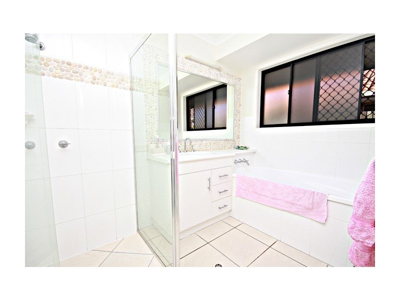 6 Baltimore Place, Kuluin QLD 4558