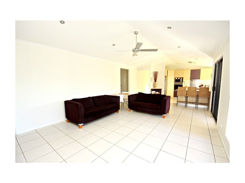 6 Baltimore Place, Kuluin QLD 4558