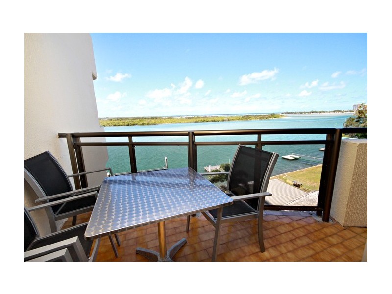 5a/120 Trafalgar Towers, Duporth Avenue, Maroochydore QLD 4558