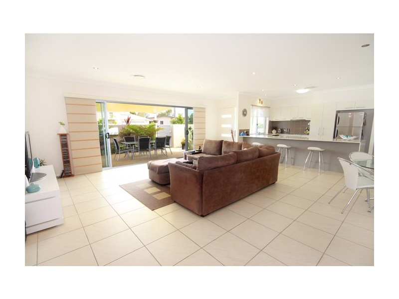 Duplex 2/125 Kirra, Parker Street, Maroochydore QLD 4558