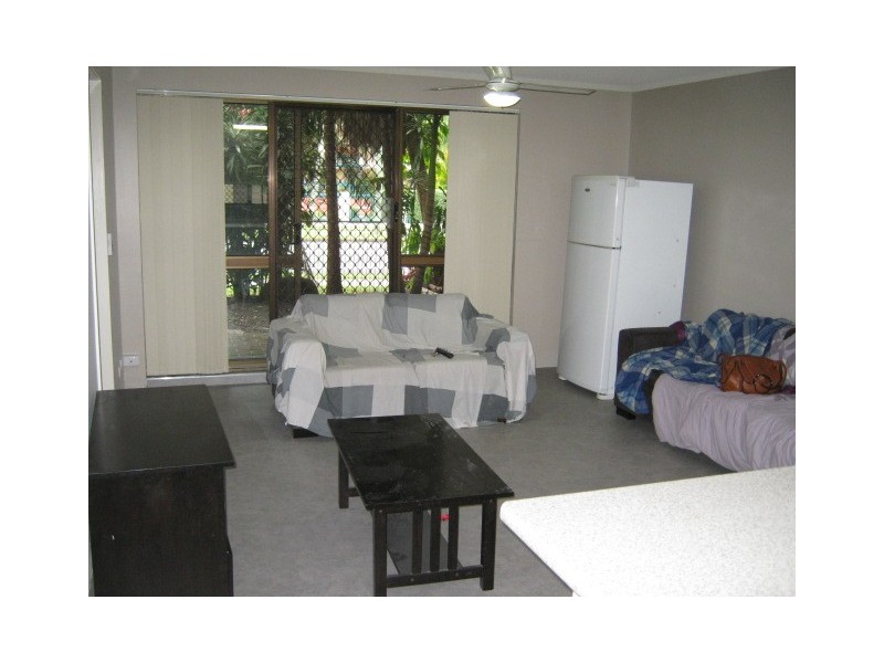 2/141 Duporth Avenue, Maroochydore QLD 4558
