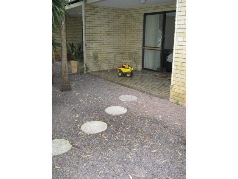 2/141 Duporth Avenue, Maroochydore QLD 4558