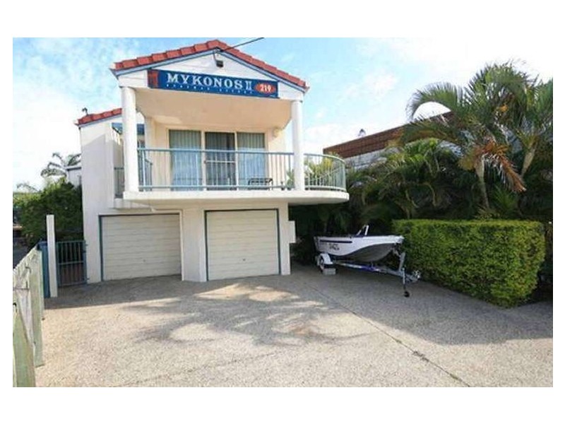 U2/219 Bradman Ave, Maroochydore QLD 4558