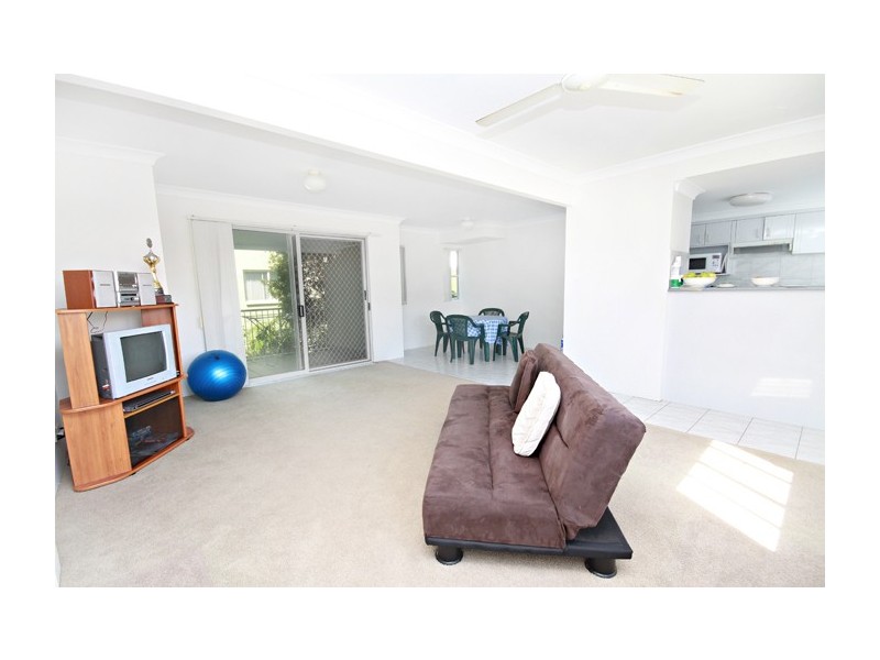 4/51 Boronia Court, Beach Parade, Maroochydore QLD 4558
