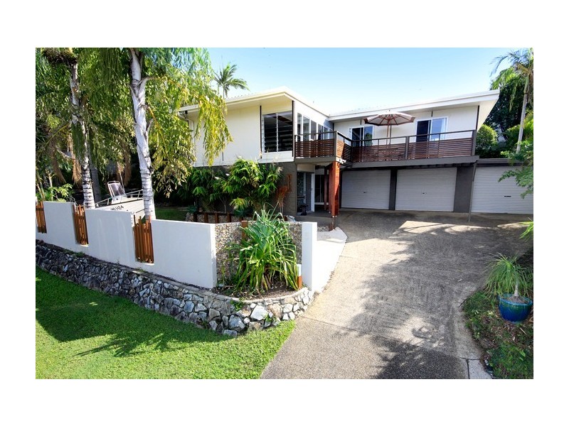 5 Woonum Road, Alexandra Headland QLD 4572