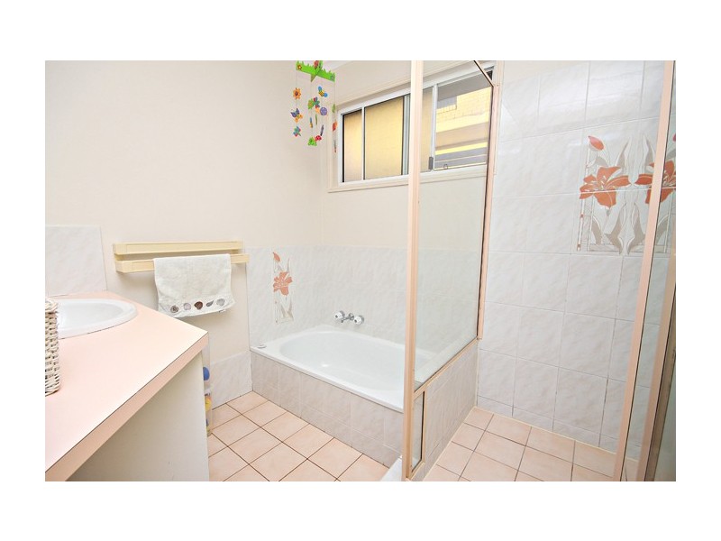 1&2/76 Tantula Road West, Alexandra Headland QLD 4572