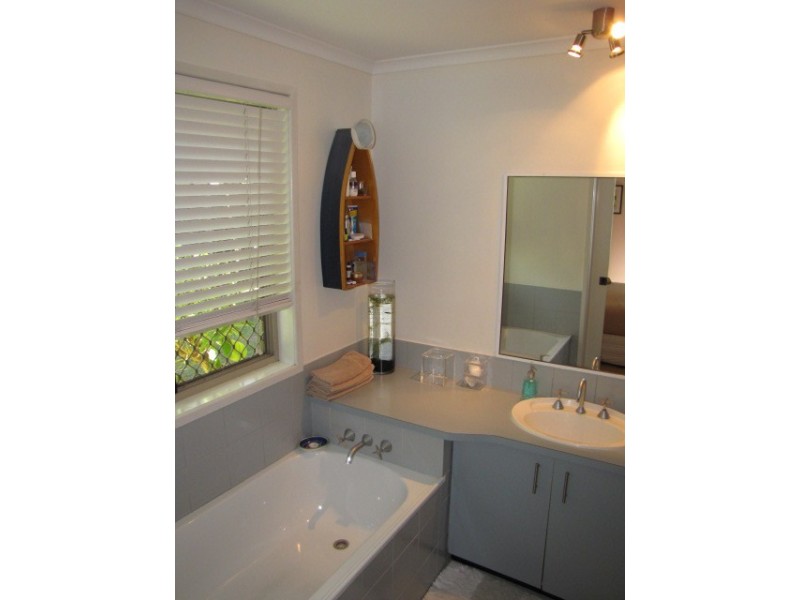 7 Tumala Street, Parrearra QLD 4575