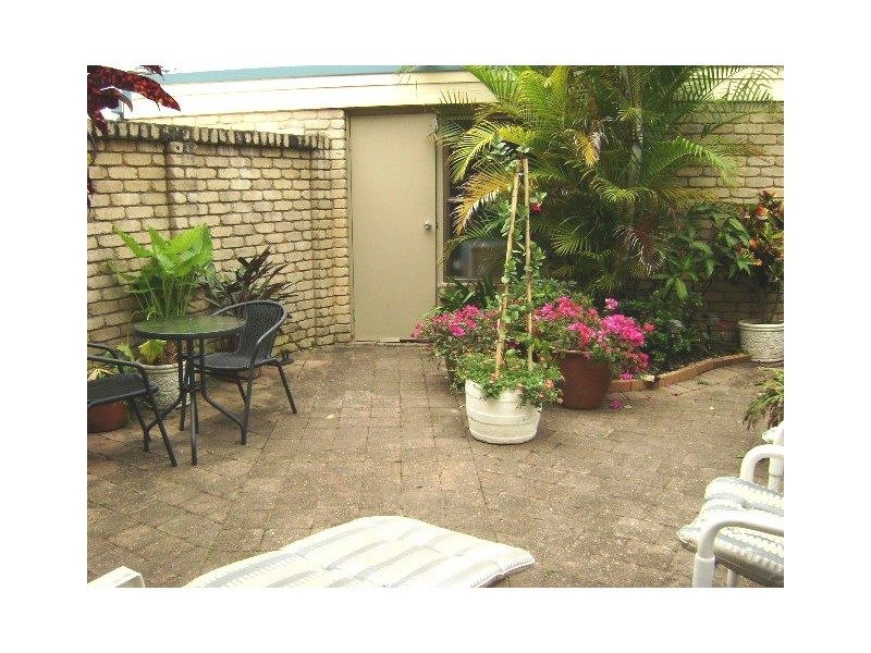 3/2 Villas Ten, Broadmeadows Road, Maroochydore QLD 4558