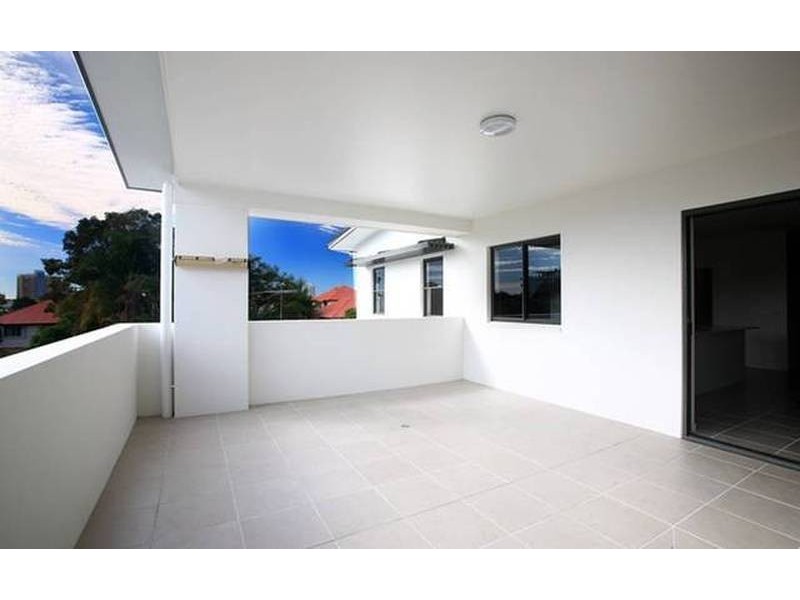 8/82 Beach Road, Maroochydore QLD 4558