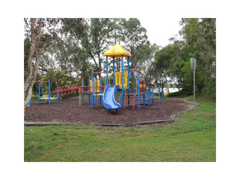4/143 Robina Gardens, Bundilla Boulevard, Mountain Creek QLD 4557