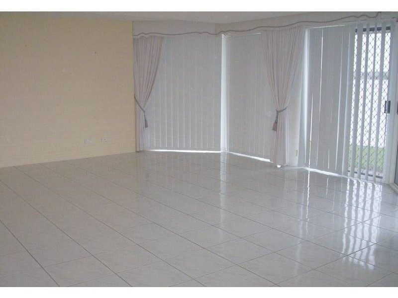 2/140 Duporth Avenue, Maroochydore QLD 4558