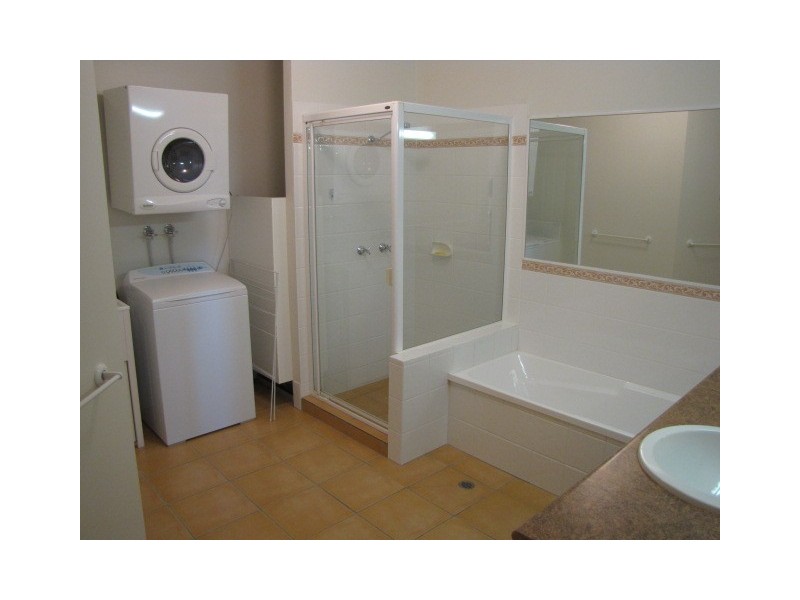 5/6 Paradiso, Broadmeadows Road, Maroochydore QLD 4558