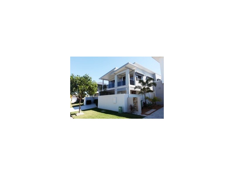 13 Cocos Court, Kawana Island QLD 4575