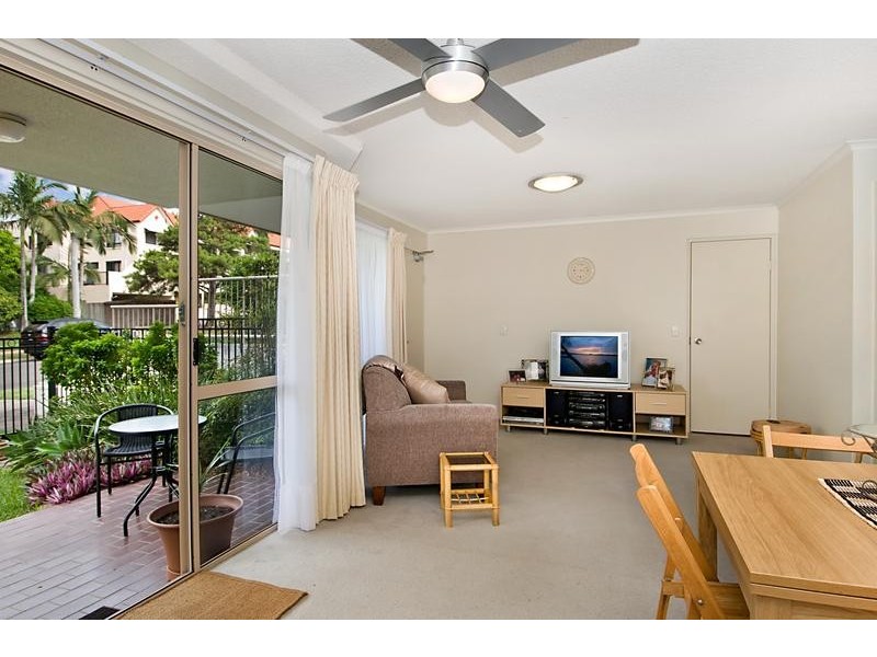 1/2 Camfield Street, Alexandra Headland QLD 4572