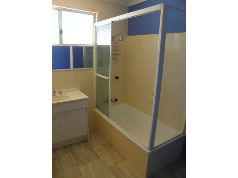 27 Oloway Crescent, Maroochydore QLD 4558