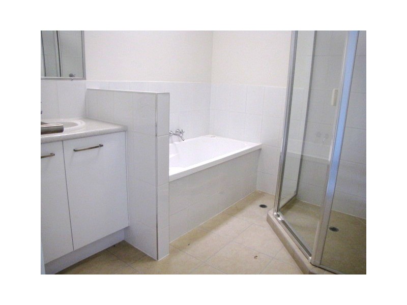 2/139 Waterview Terraces, Tepequar Drive, Maroochydore QLD 4558