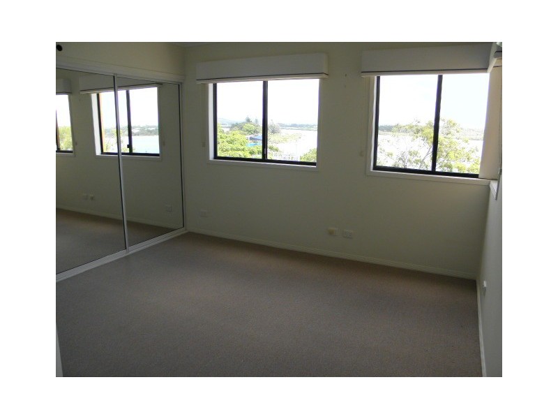 18/12 ‘Crystal Waters’ Picnic Point Esp, Maroochydore QLD 4558