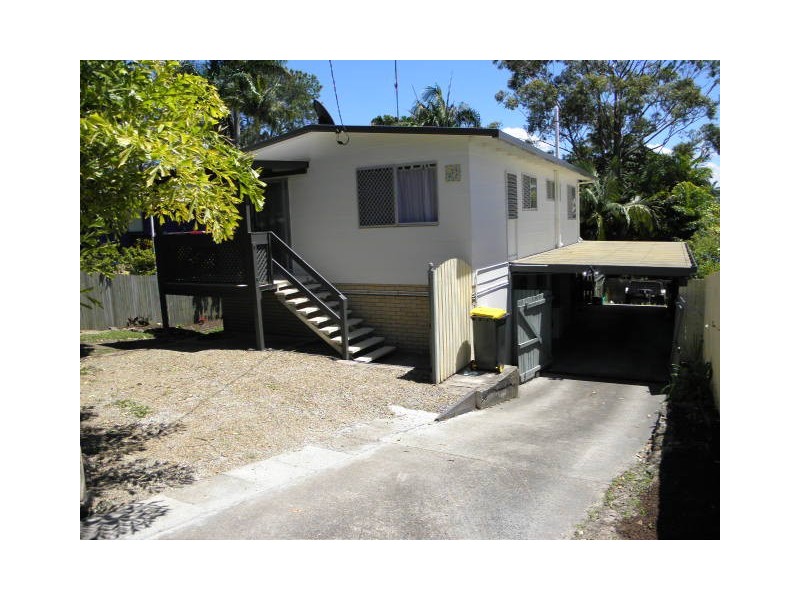 27 Oloway Crescent, Alexandra Headland QLD 4572