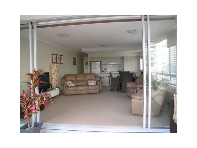 9/18 karmasea, Okinja Road, Alexandra Headland QLD 4572