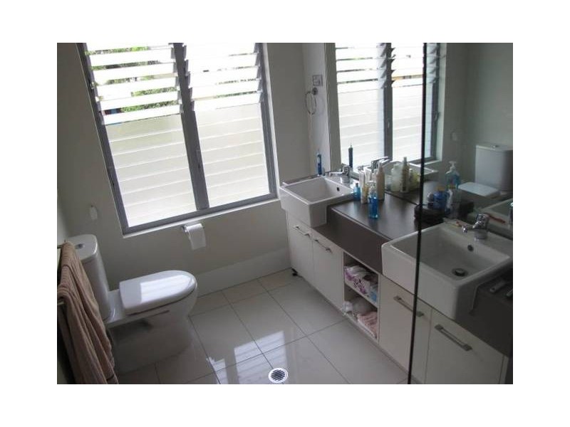 9/18 karmasea, Okinja Road, Alexandra Headland QLD 4572