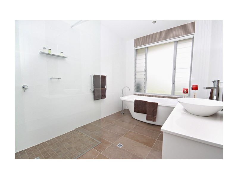 43 Monarch Place, Mons QLD 4556