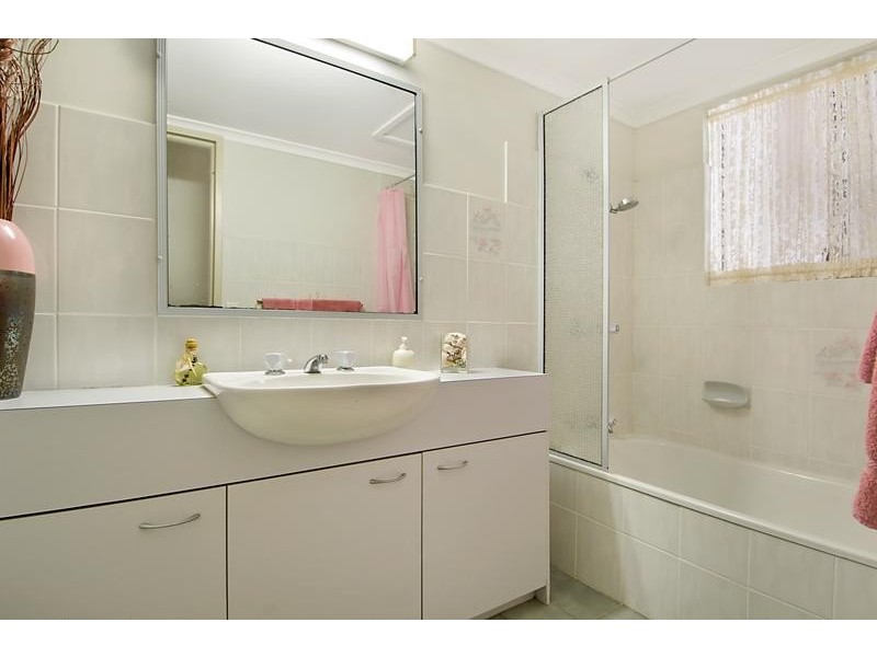 1/2 Seychelles, Camfield Street, Alexandra Headland QLD 4572