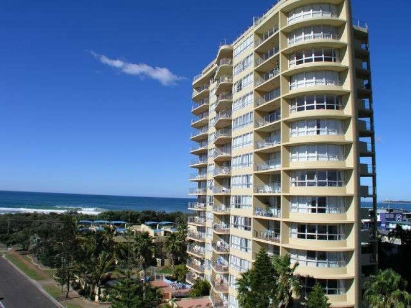 18/19 Chateau Royale, Memorial Avenue, Maroochydore QLD 4558