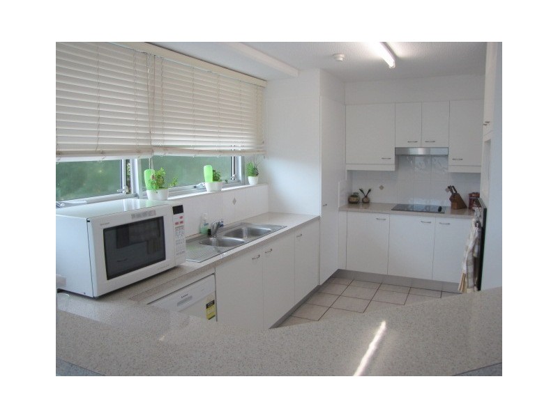 18/19 Chateau Royale, Memorial Avenue, Maroochydore QLD 4558