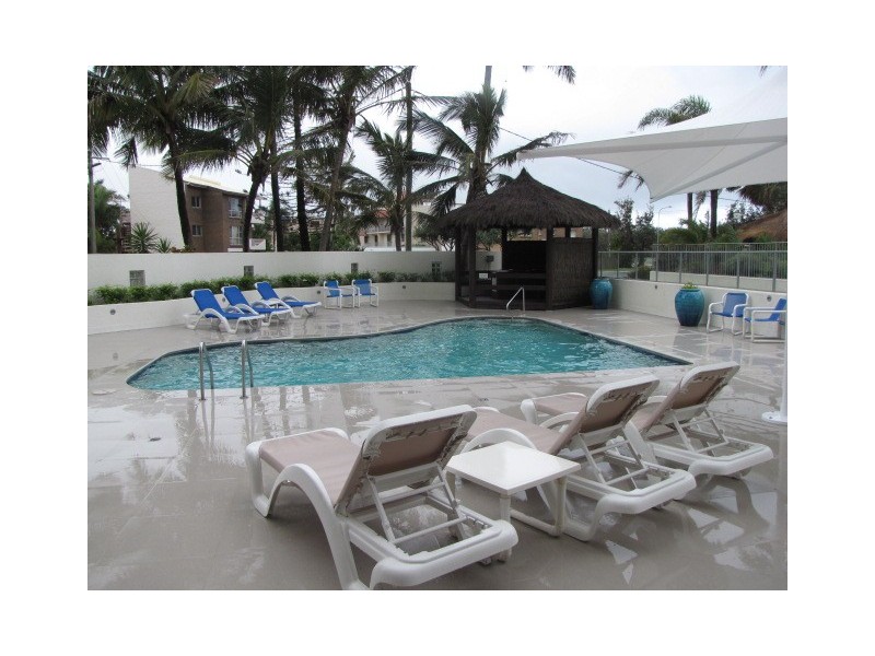 18/19 Chateau Royale, Memorial Avenue, Maroochydore QLD 4558