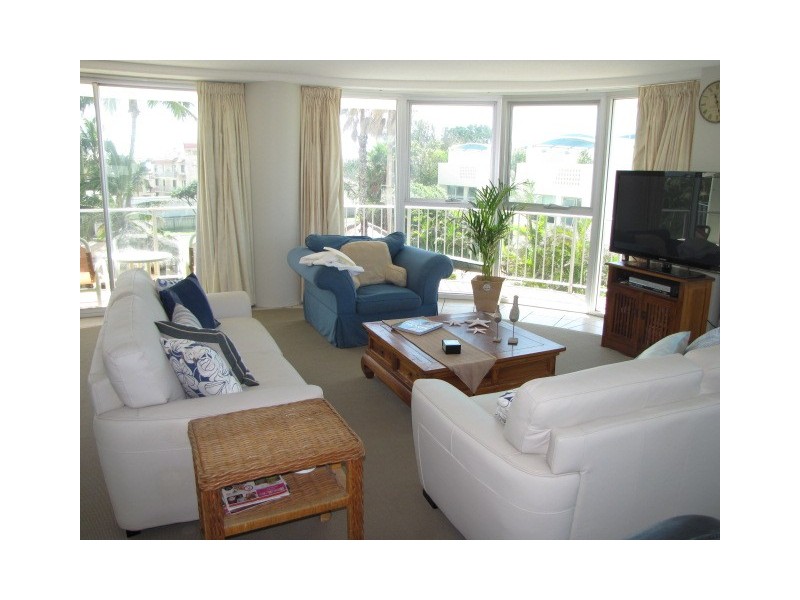 18/19 Chateau Royale, Memorial Avenue, Maroochydore QLD 4558