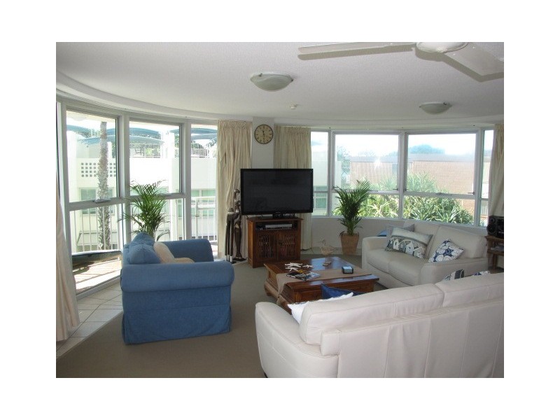 18/19 Chateau Royale, Memorial Avenue, Maroochydore QLD 4558
