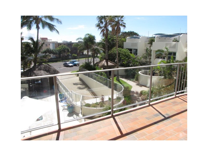 18/19 Chateau Royale, Memorial Avenue, Maroochydore QLD 4558