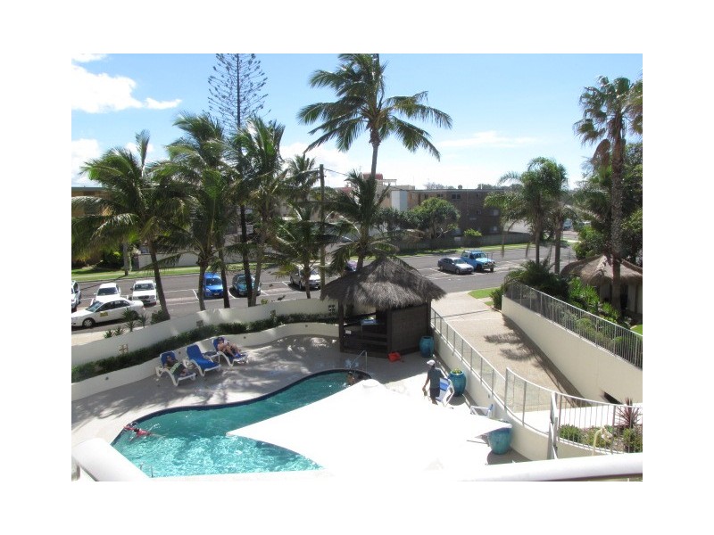 18/19 Chateau Royale, Memorial Avenue, Maroochydore QLD 4558