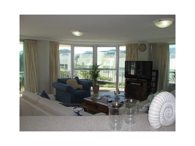 18/19 Chateau Royale, Memorial Avenue, Maroochydore QLD 4558