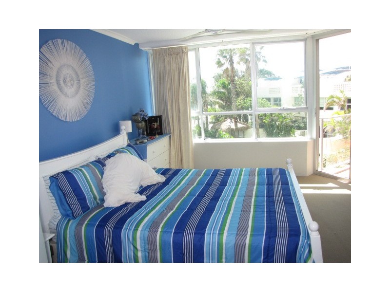 18/19 Chateau Royale, Memorial Avenue, Maroochydore QLD 4558