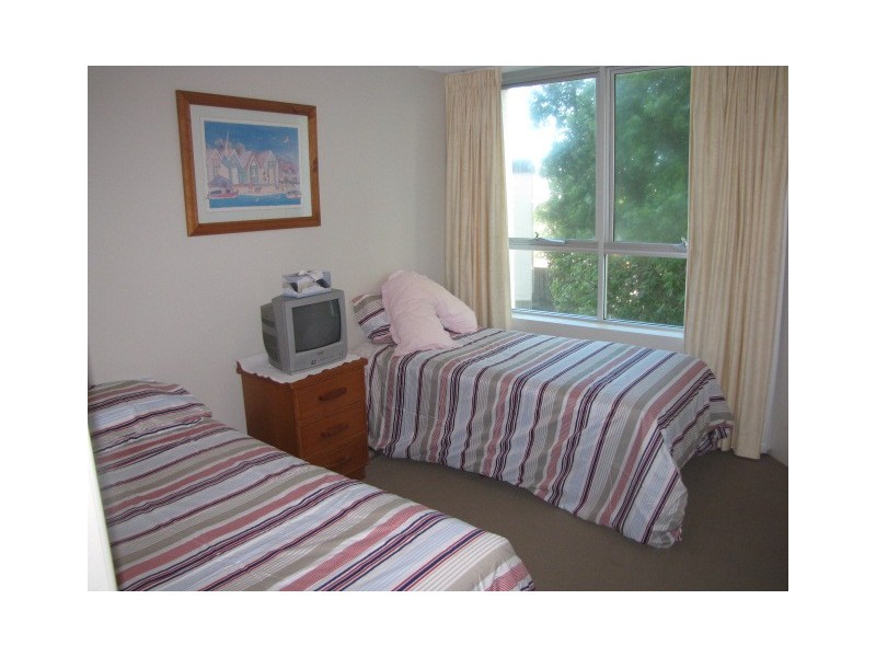 18/19 Chateau Royale, Memorial Avenue, Maroochydore QLD 4558