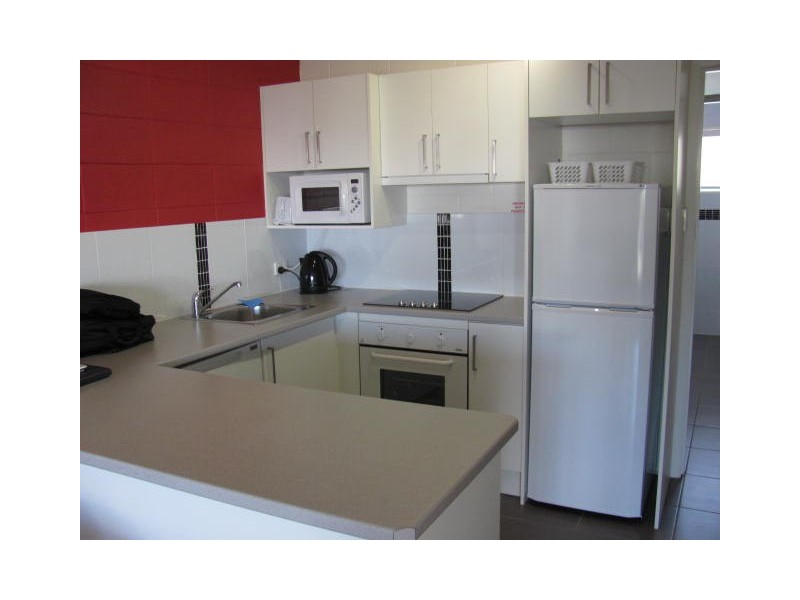 8/11 Palm Grove, Pacific Terrace, Alexandra Headland QLD 4572