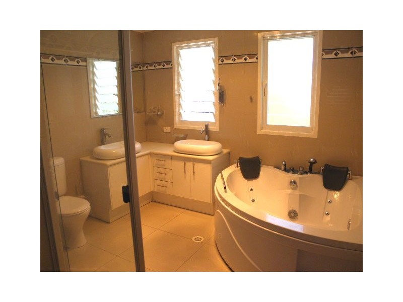 2/15 Broadwater Avenue, Maroochydore QLD 4558