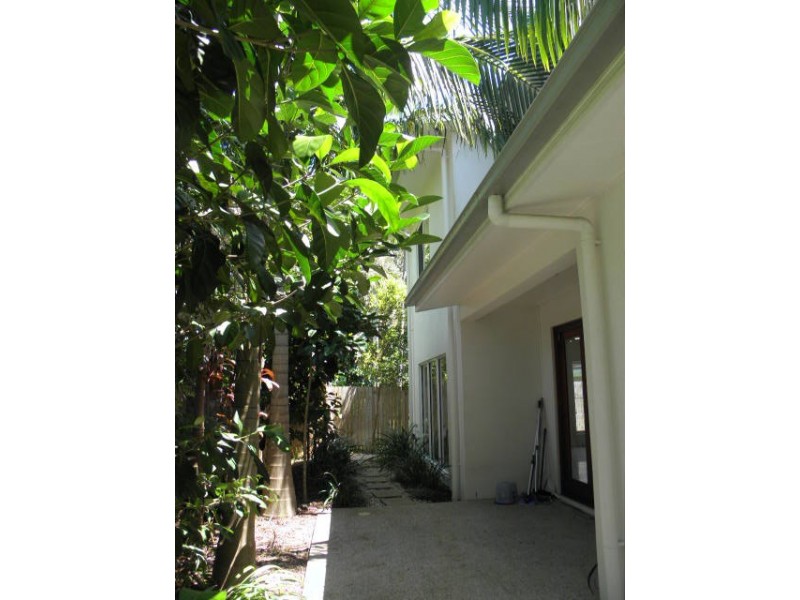 2/15 Broadwater Avenue, Maroochydore QLD 4558